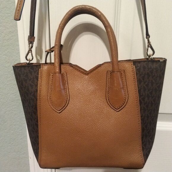 Michael Kors Mae Small Logo and Pebbled Leather Messenger Crossbody Bag Brown - Picture 4 of 16